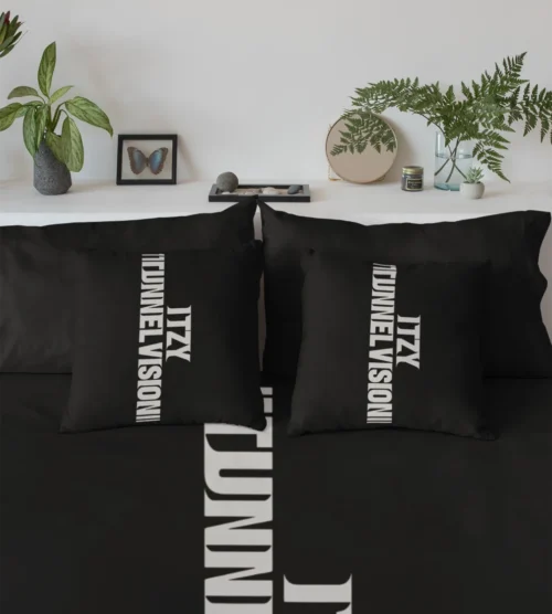 Itzy Tunnel Vision Bed Sheets + 2 Pillowcases